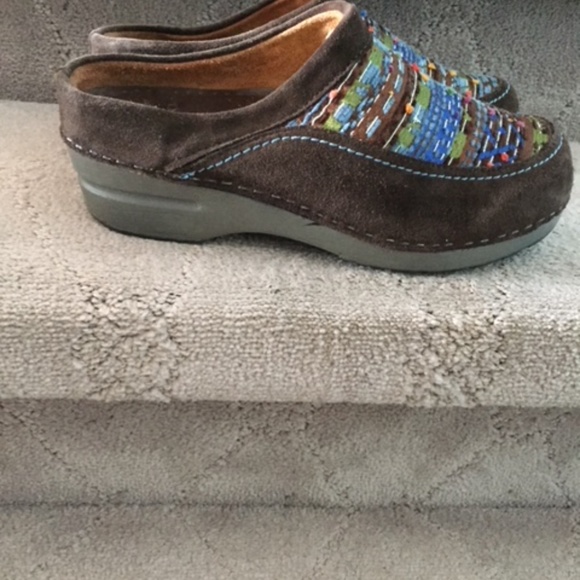 Shoes - Picture 2 of 3